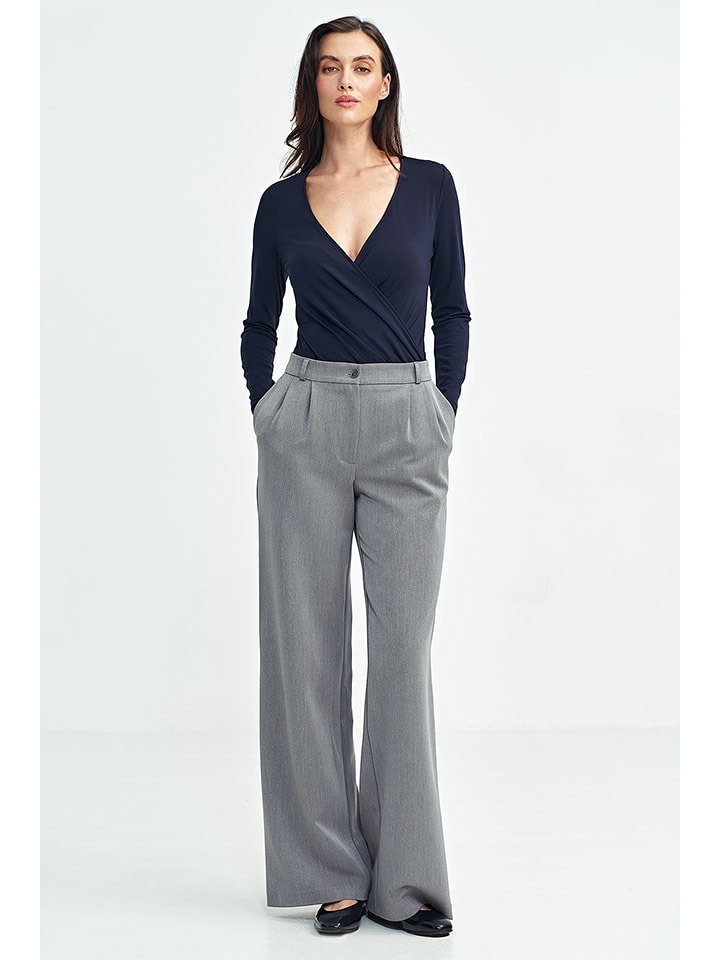 Nife Spodnie w kolorze szarym rozmiar: 38