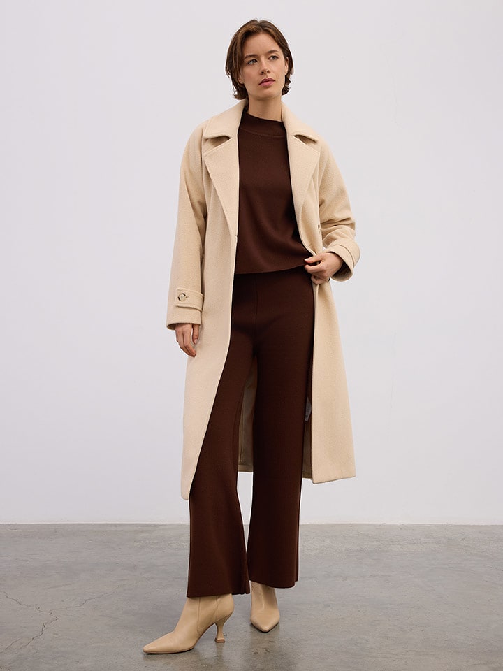 BGN Płaszcz przejściowy w kolorze beżowym rozmiar: 38