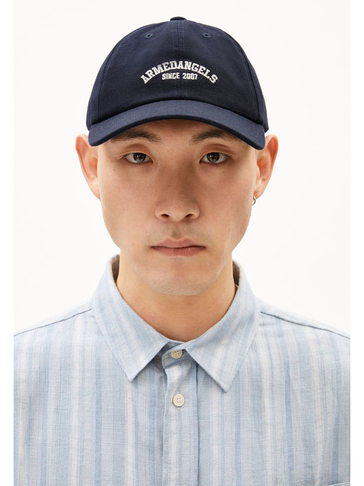 armedangels Czapka "Yenaas Sience 2007" w kolorze granatowym rozmiar: onesize