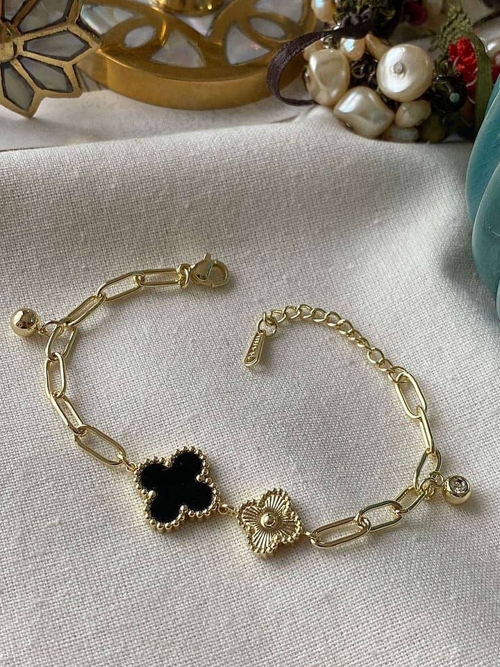 Luseera Pozłacana bransoletka z elementem ozdobnym rozmiar: onesize