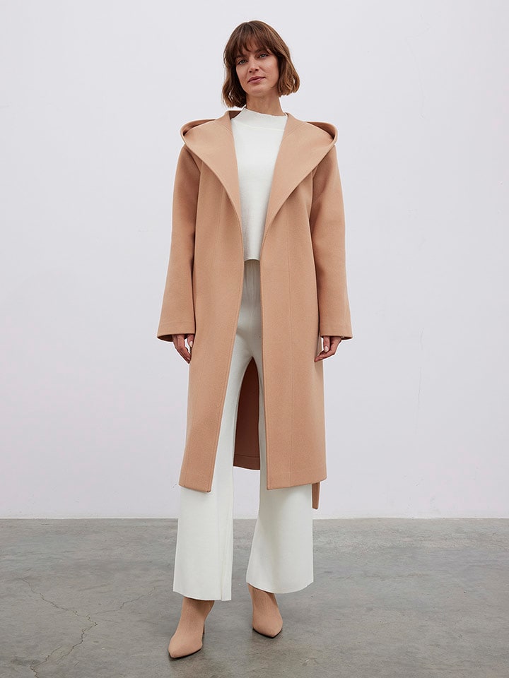 BGN Płaszcz przejściowy w kolorze beżowym rozmiar: 36