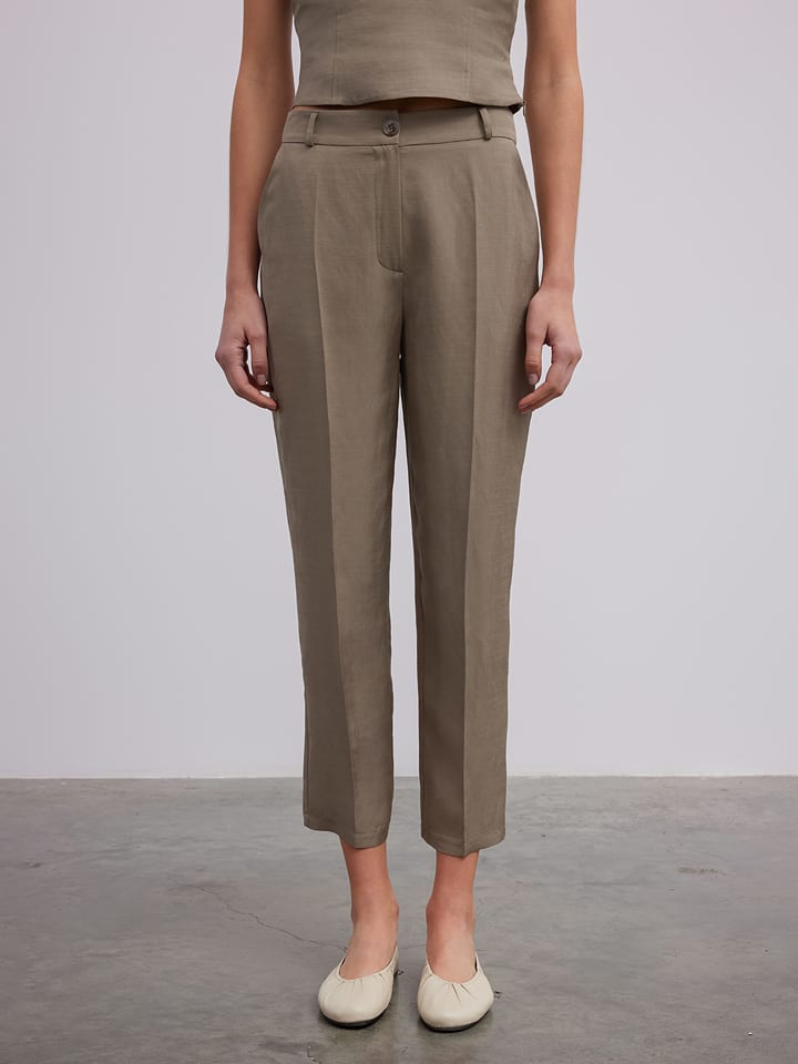 BGN Spodnie w kolorze khaki rozmiar: 40