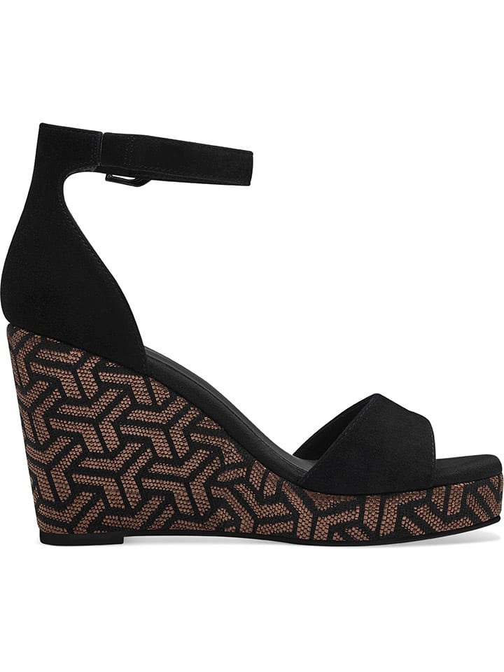 Tamaris Skórzane sandały w kolorze czarnym na koturnie rozmiar: 38