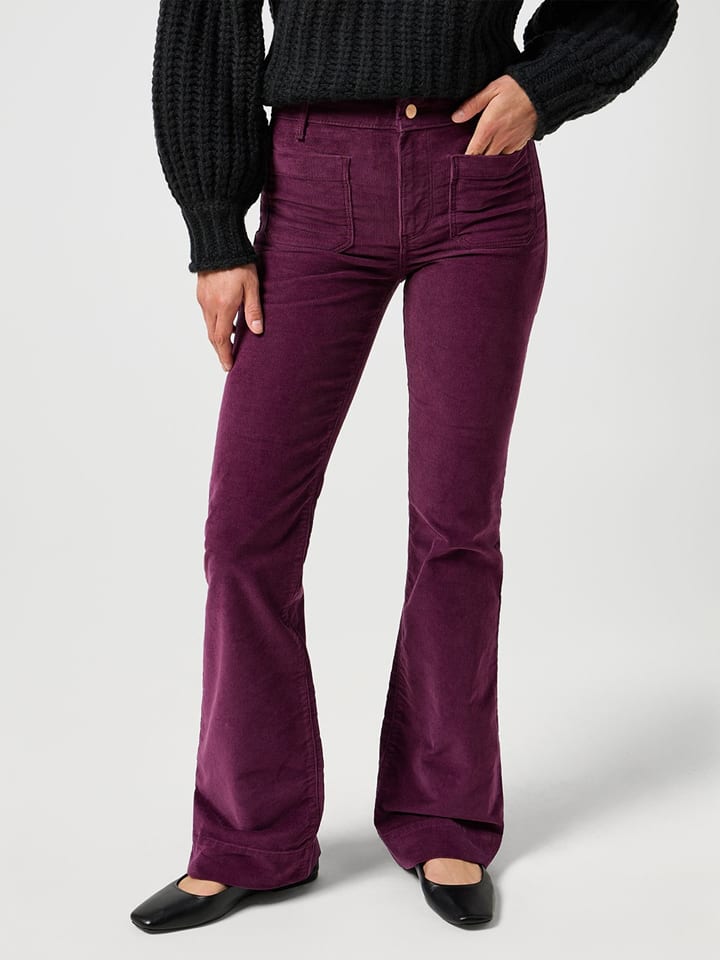 Wrangler Spodnie sztruksowe w kolorze fioletowym rozmiar: W27/L30