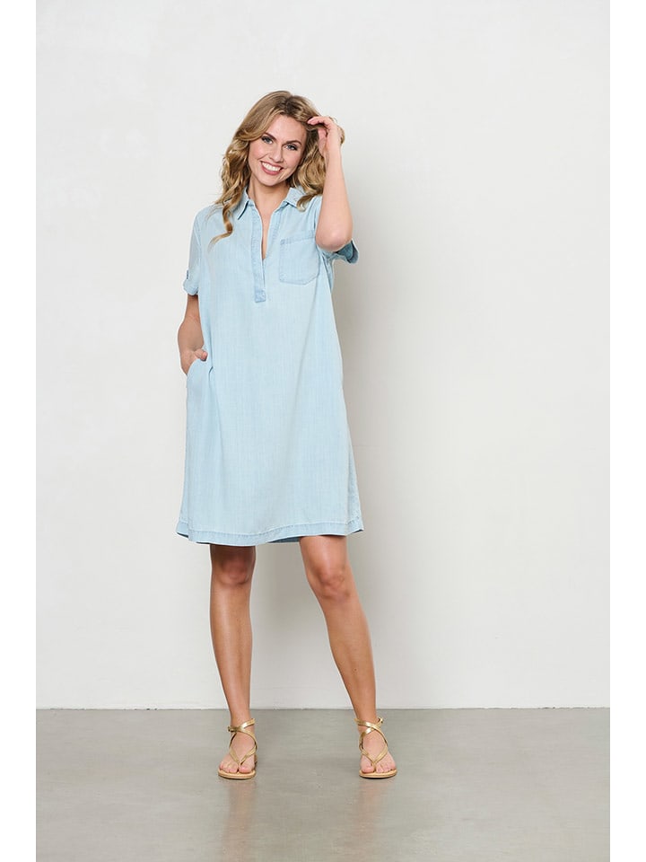 &Co Woman Sukienka dżinsowa "Joanna" w kolorze błękitnym rozmiar: XXL