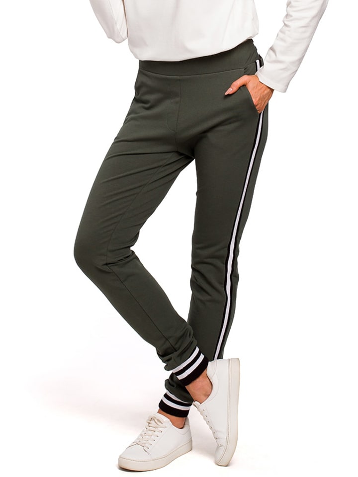 made of emotion Spodnie dresowe w kolorze khaki rozmiar: L