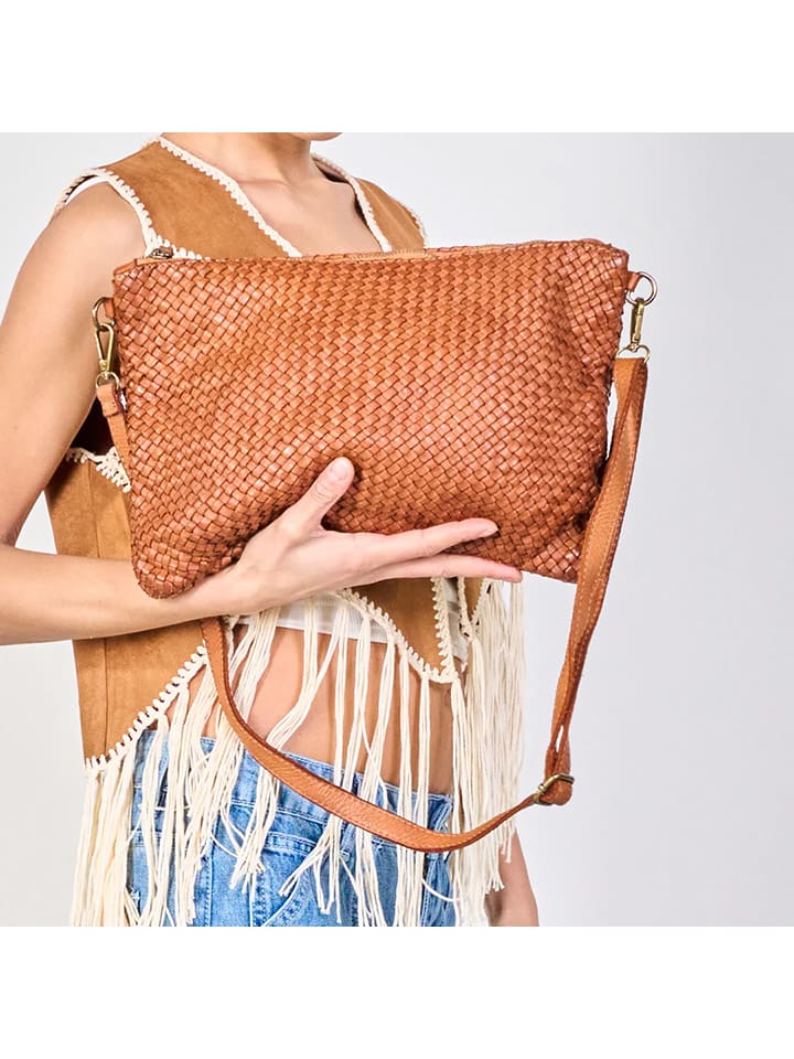 Amara Skórzana kopertówka "Violet" w kolorze jasnobrązowym - 35 x 25 x 2 cm rozmiar: onesize