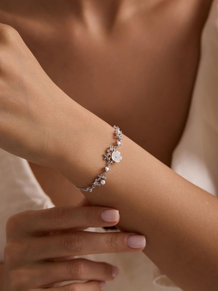 Lodie Silver Srebrna bransoletka z elementami ozdobnymi rozmiar: onesize