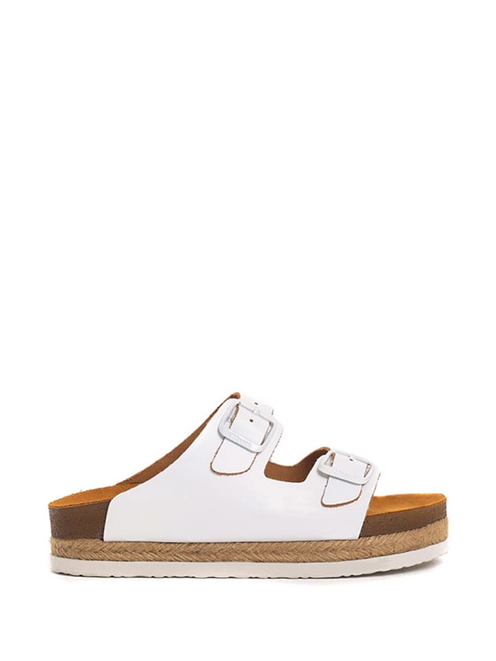 Moosefield Skórzane klapki w kolorze białym rozmiar: 42