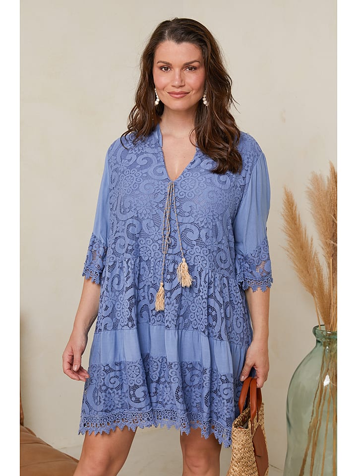 Curvy Lady Sukienka w kolorze błękitnym rozmiar: 40/42