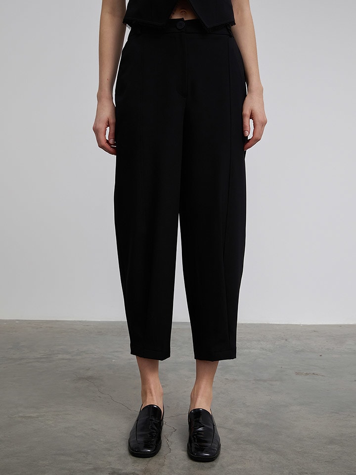 BGN Spodnie w kolorze czarnym rozmiar: 40