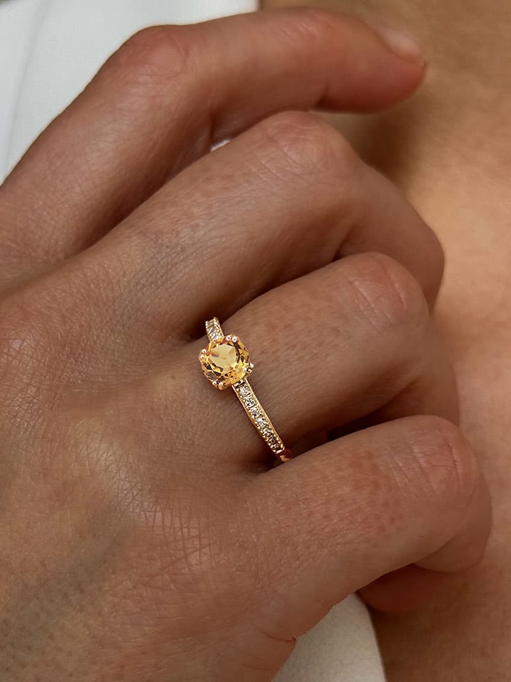 Les Petites Précieuses Pozłacany pierścionek z cyrkoniami i cytrynem rozmiar: 58