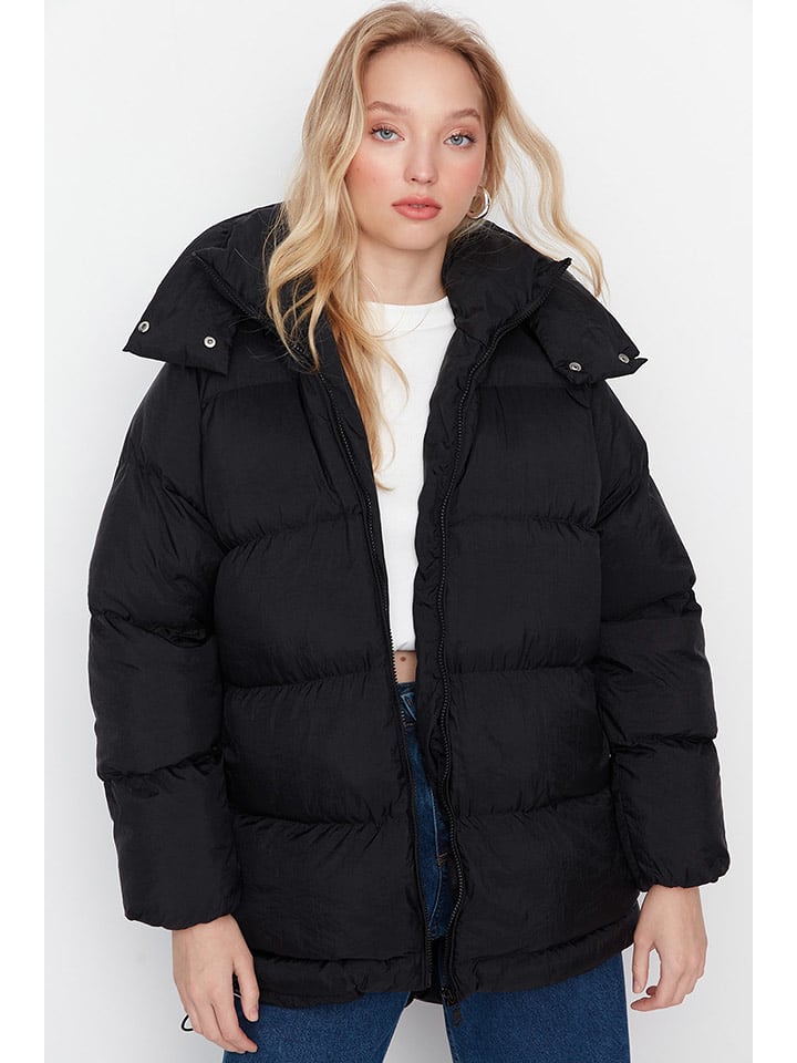 trendyol Kurtka zimowa w kolorze czarnym rozmiar: M