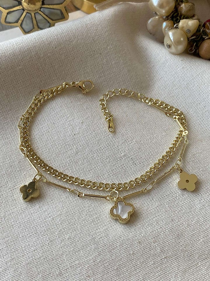 Luseera Pozłacana bransoletka z elementami ozdobnymi rozmiar: onesize