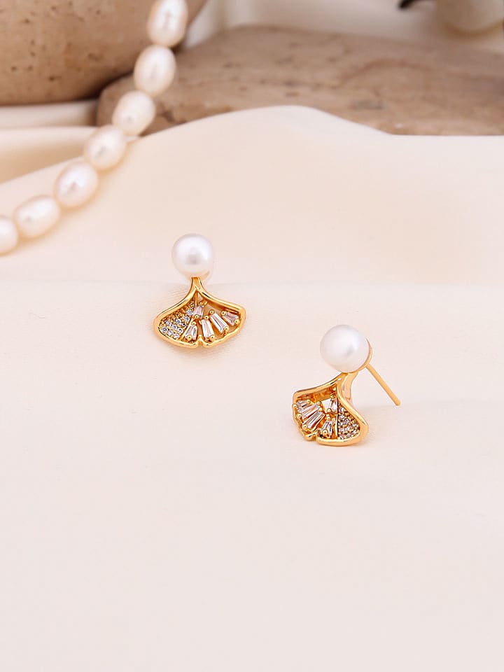 Pierres de Jade Pozłacane kolczyki-wkrętki z perłami i cyrkoniami rozmiar: onesize