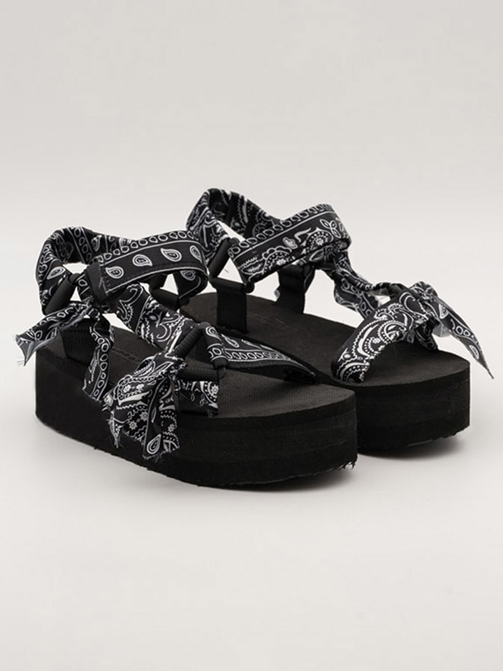 Bellucci Sandały w kolorze czarnym rozmiar: 37