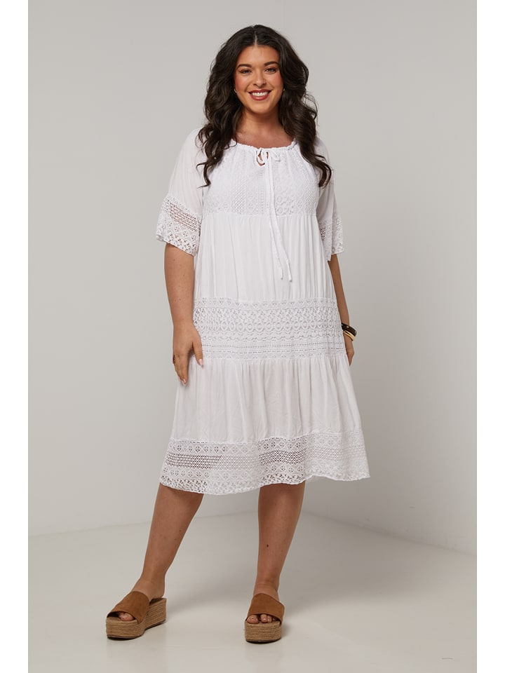 Curvy Lady Sukienka w kolorze białym rozmiar: 48/50