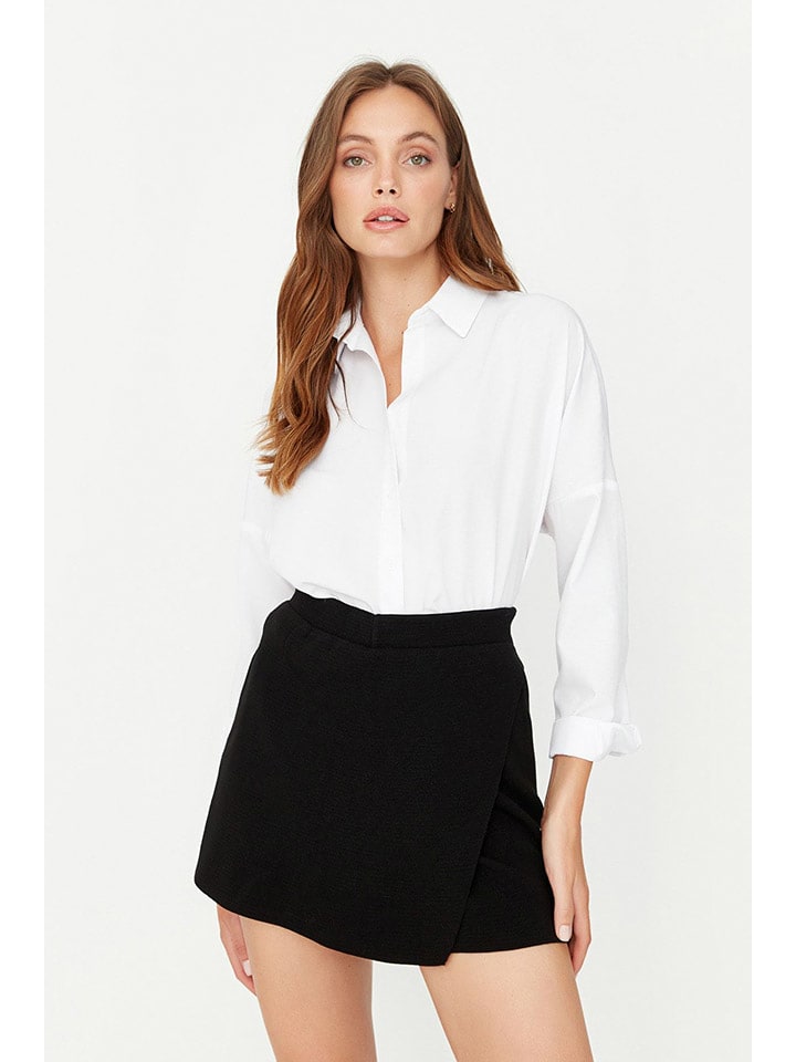 trendyol Spódnico-spodenki w kolorze czarnym rozmiar: S