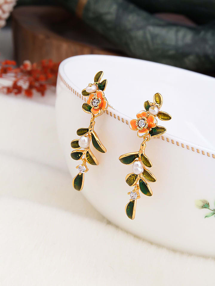 Pierres de Jade Pozłacane kolczyki-wkrętki z perłami i cyrkoniami rozmiar: onesize