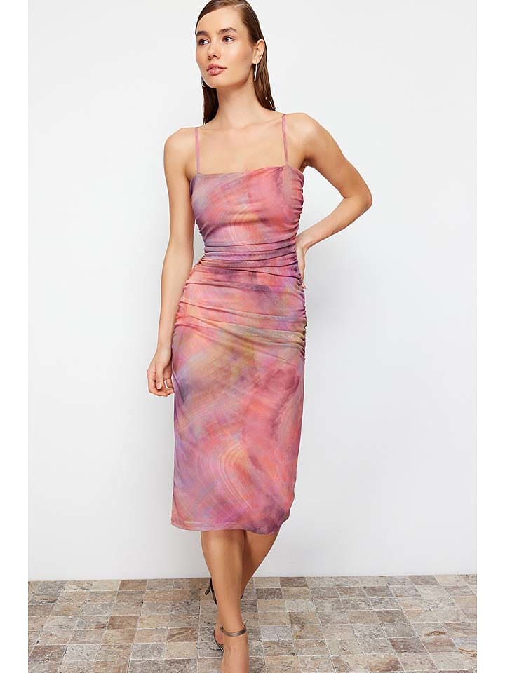 trendyol Sukienka w kolorze jasnoróżowym rozmiar: 38