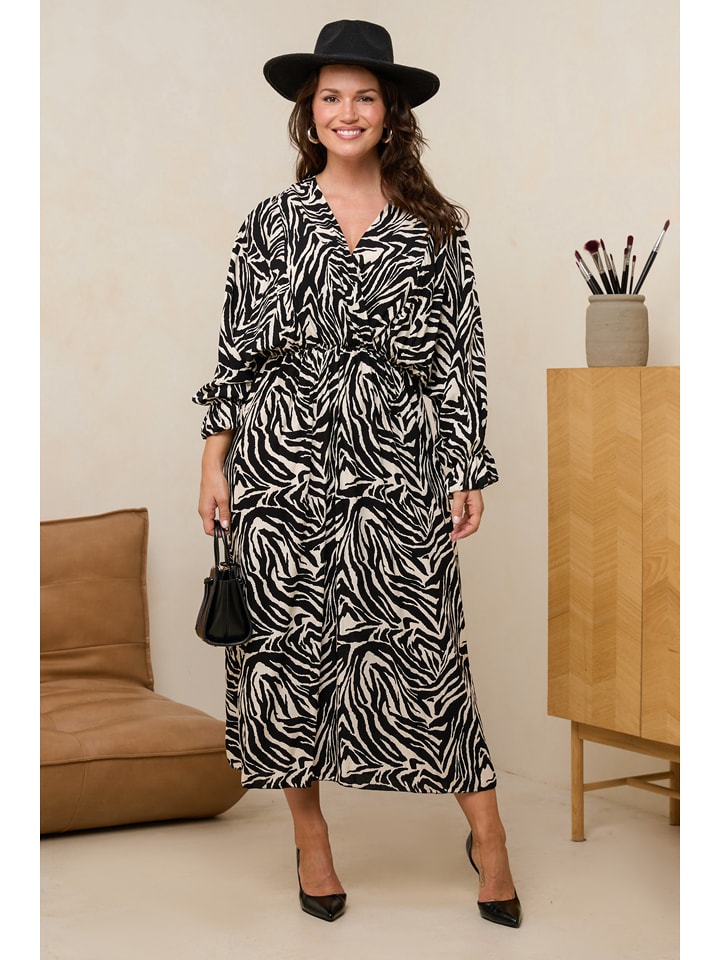 Curvy Lady Sukienka w kolorze czarno-kremowym rozmiar: 40/42