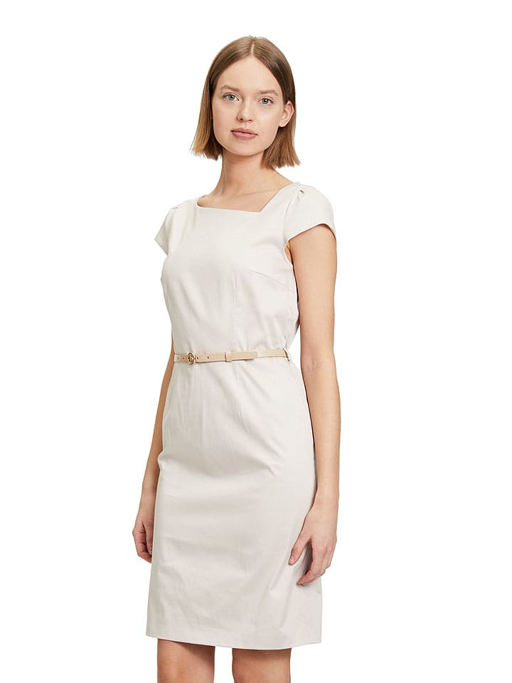 Betty Barclay Sukienka w kolorze kremowym rozmiar: 46