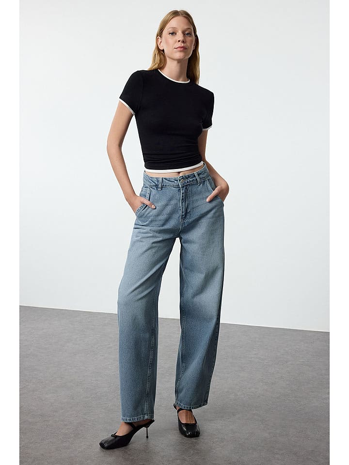 trendyol Dżinsy - Comfort fit - w kolorze błękitnym rozmiar: 36