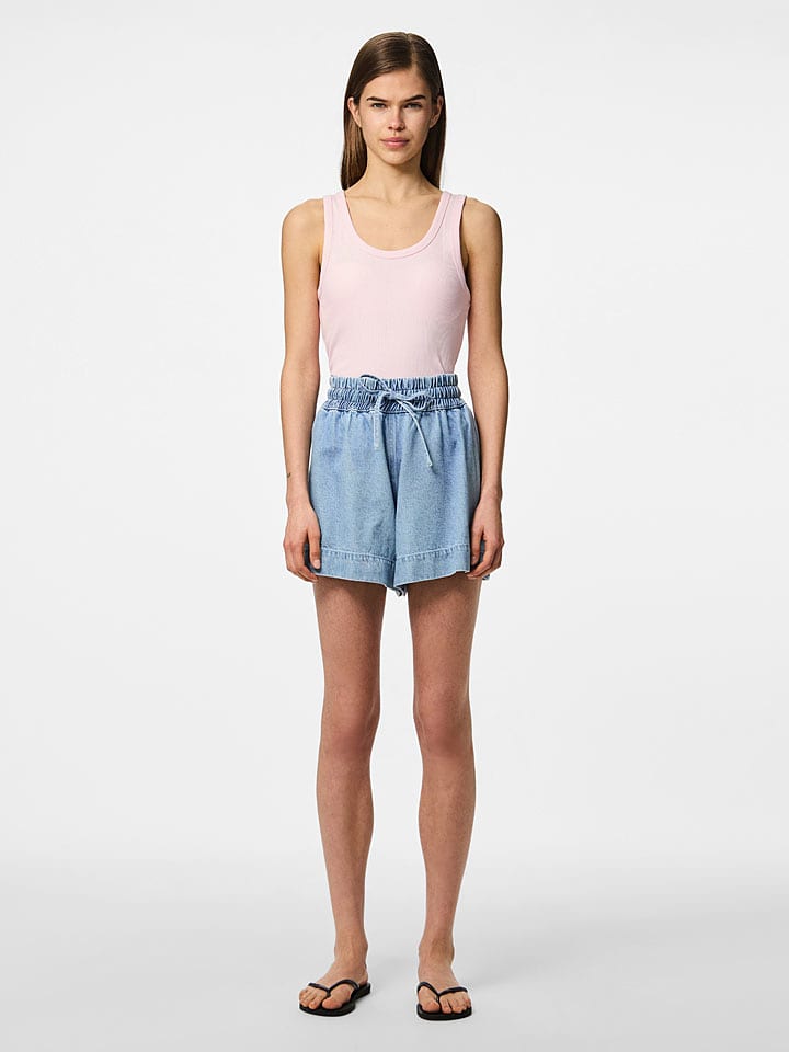 Pieces Szorty "Flora" w kolorze błękitnym rozmiar: XS