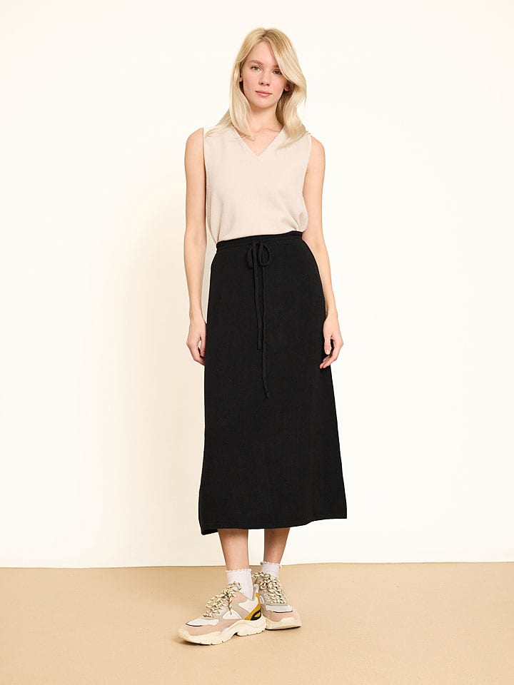 BGN Spódnica w kolorze czarnym rozmiar: 36