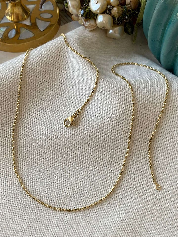 Luseera Pozłacany naszyjnik - dł. 45 cm rozmiar: onesize