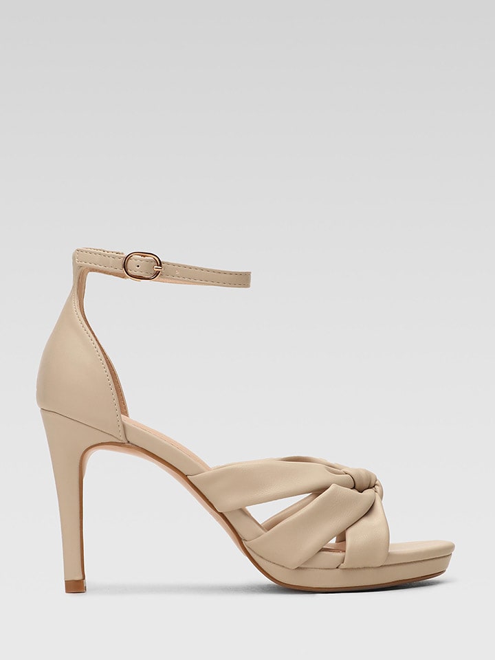 Quazi Sandały w kolorze beżowym rozmiar: 36