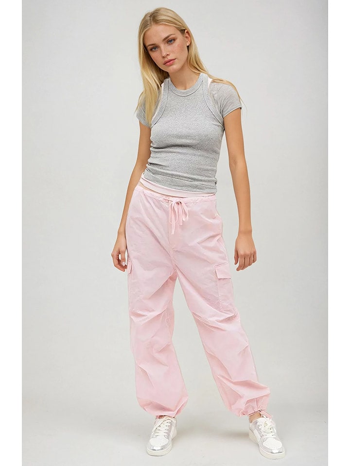 Monki Bojówki w kolorze jasnoróżowym rozmiar: 36