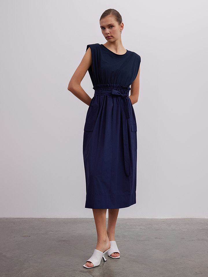 BGN Sukienka w kolorze granatowym rozmiar: 34