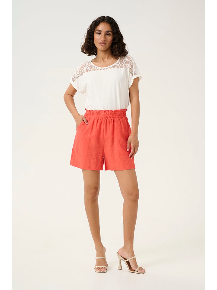 Kaffe Szorty w kolorze koralowym rozmiar: 36