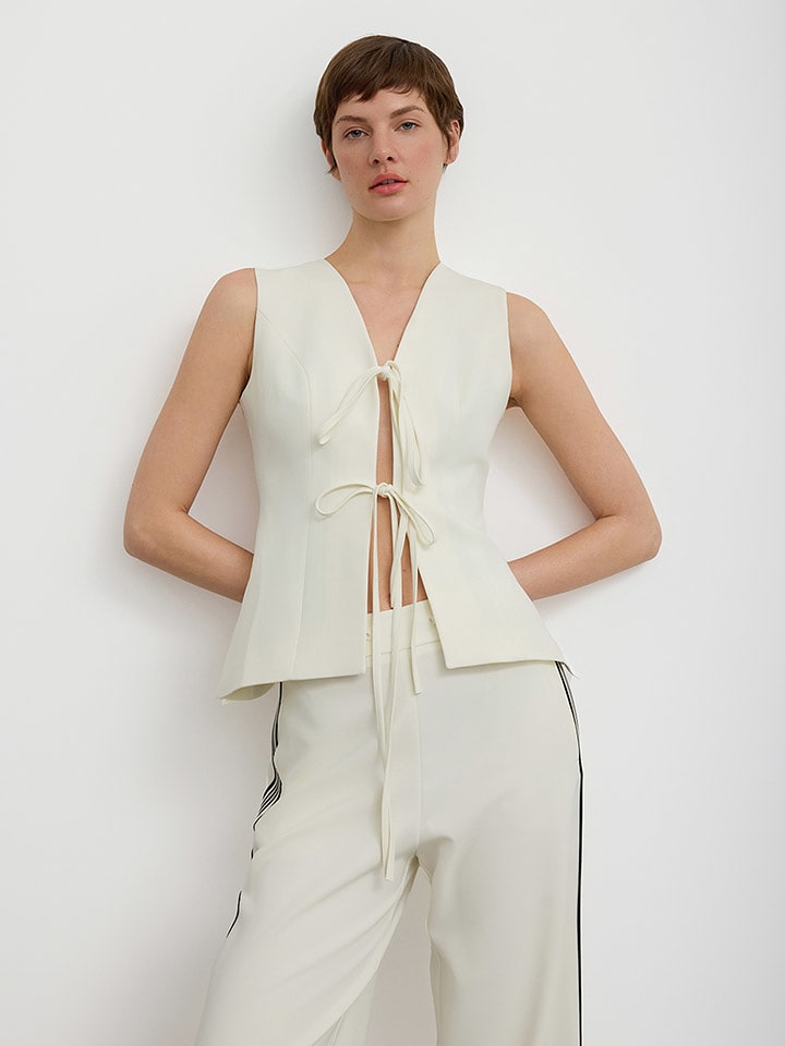 BGN Kamizelka w kolorze kremowym rozmiar: 40