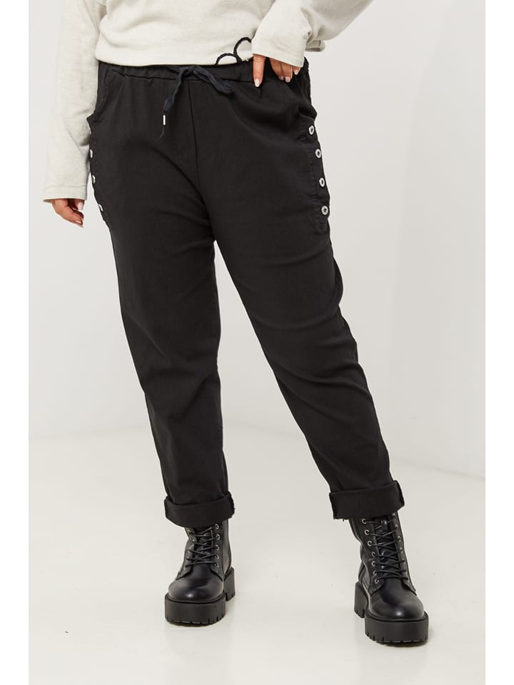 Curvy Lady Spodnie w kolorze czarnym rozmiar: 44/46