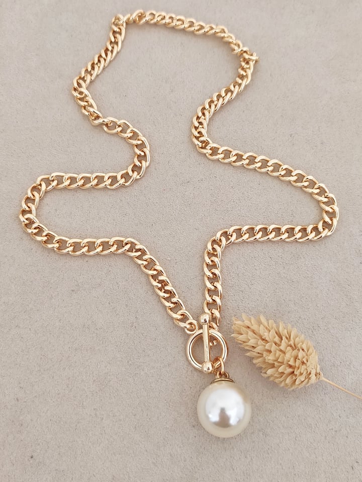 Nakkash Pozłacany naszyjnik z perłami syntetycznymi - dł. 42 cm rozmiar: onesize