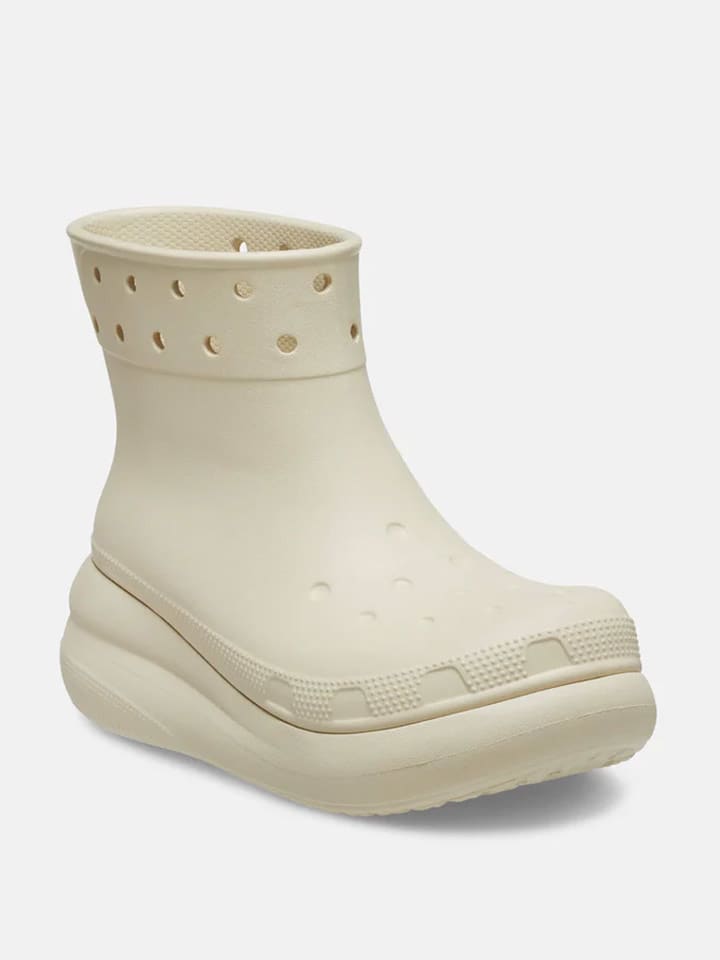 Crocs Kalosze "Classic Crush Rain" w kolorze kremowym rozmiar: 36/37