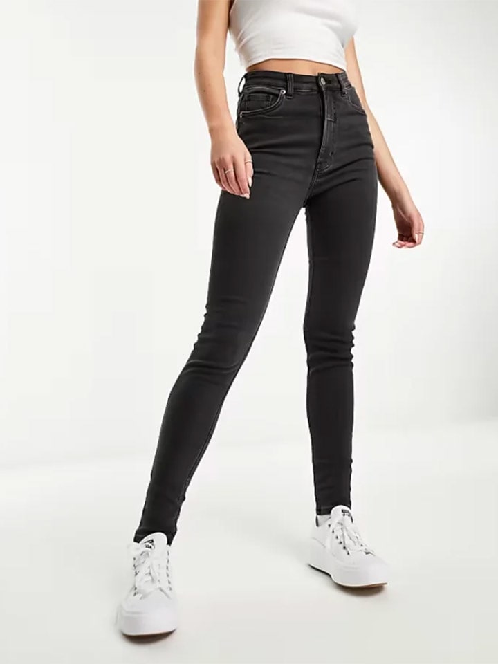 Monki Dżinsy - Slim fit - w kolorze czarnym rozmiar: W28