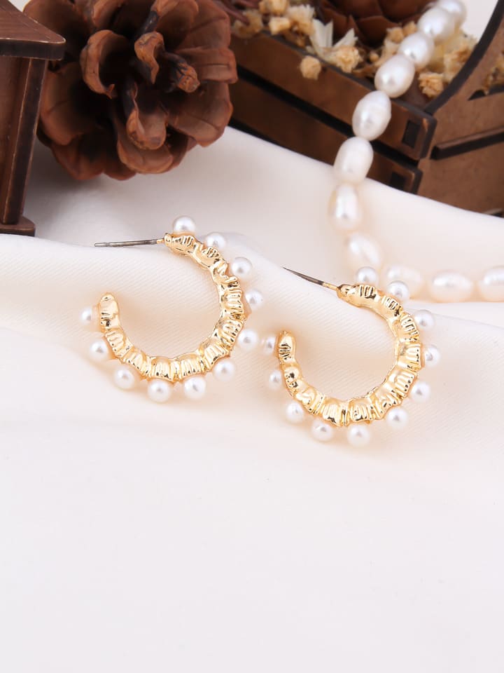 L'Atelier de Gaia Pozłacane kolczyki-półkreole z perłami rozmiar: onesize