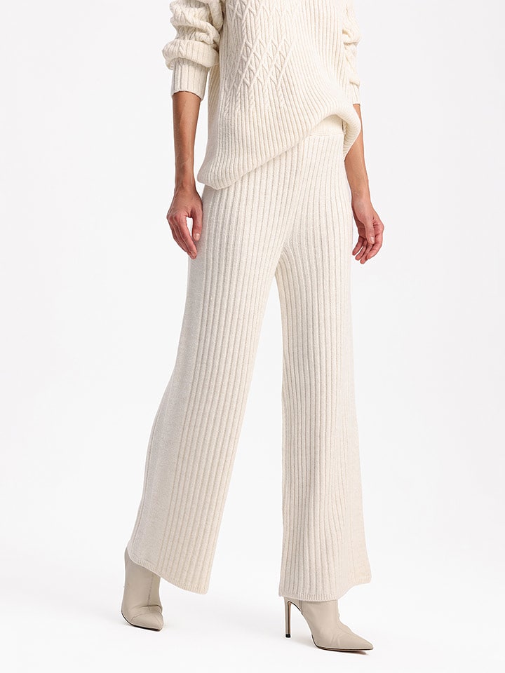 BGN Spodnie w kolorze kremowym rozmiar: 40