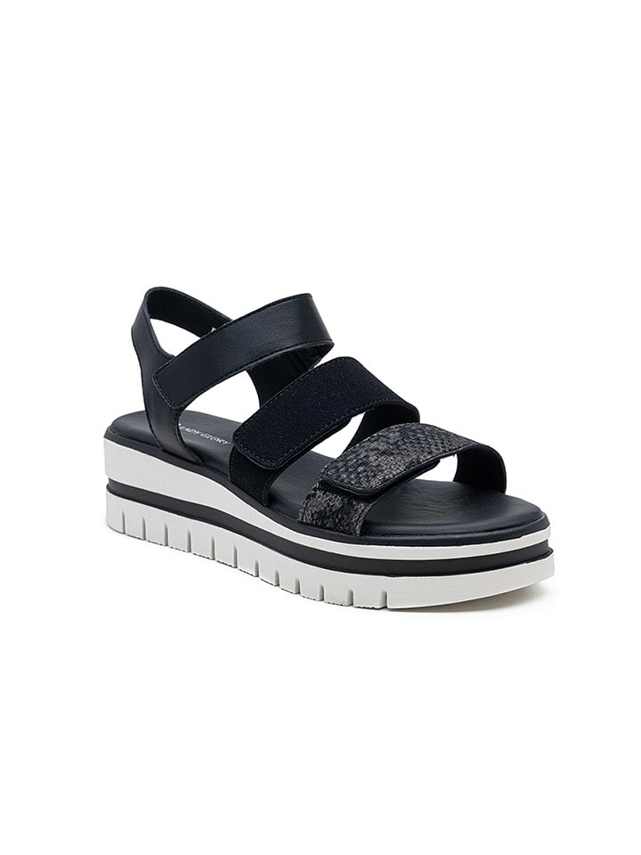 Foreverfolie Sandały w kolorze czarnym na koturnie rozmiar: 38