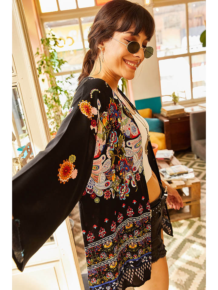 Olalook Narzutka w kolorze czarnym ze wzorem rozmiar: M