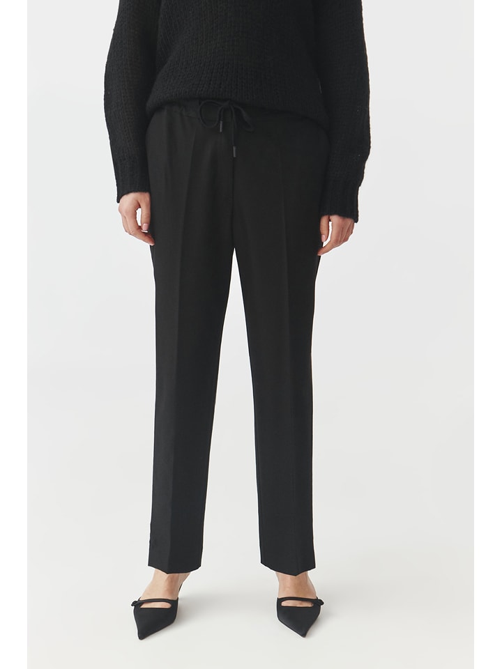 TATUUM Spodnie "Siko" w kolorze czarnym rozmiar: 42