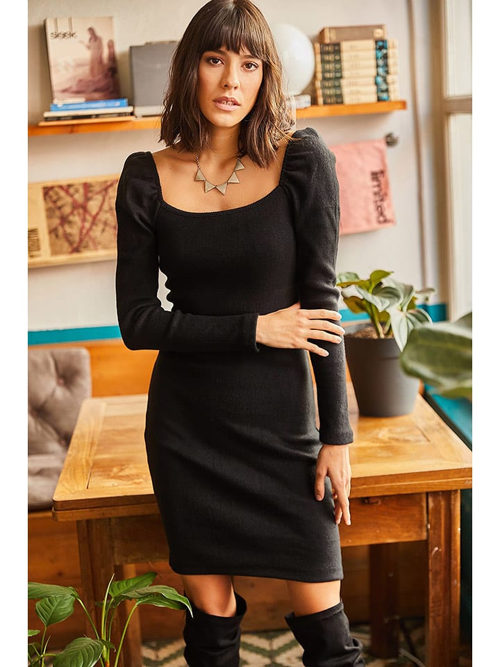 Olalook Sukienka w kolorze czarnym rozmiar: L/XL