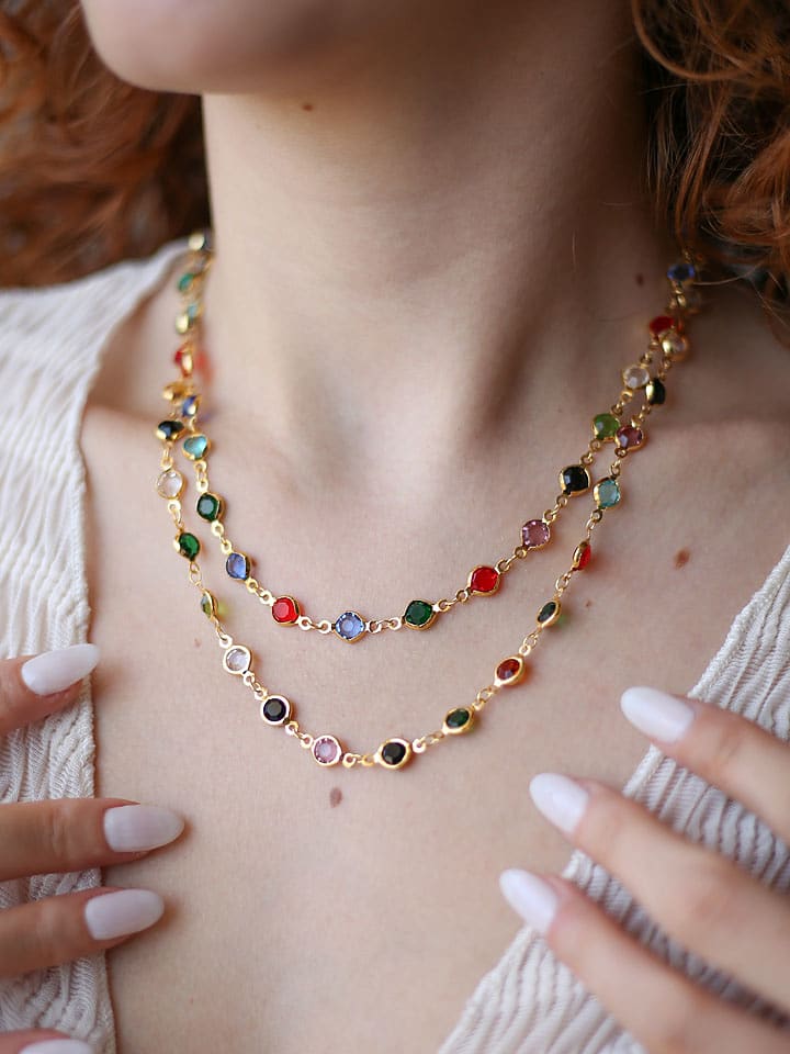 Pierres de Jade Pozłacany naszyjnik z elementami ozdobnymi - dł. 46 cm rozmiar: onesize