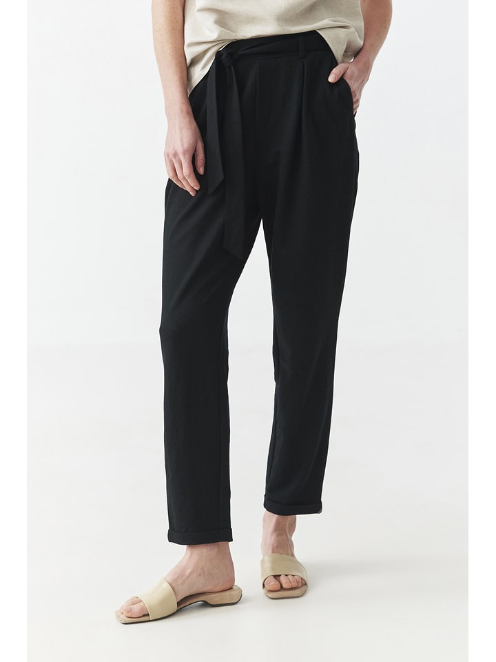 TATUUM Spodnie "Zamiria" w kolorze czarnym rozmiar: 36