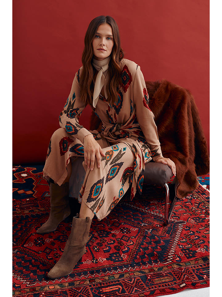 TATUUM Sukienka w kolorze beżowym rozmiar: 38