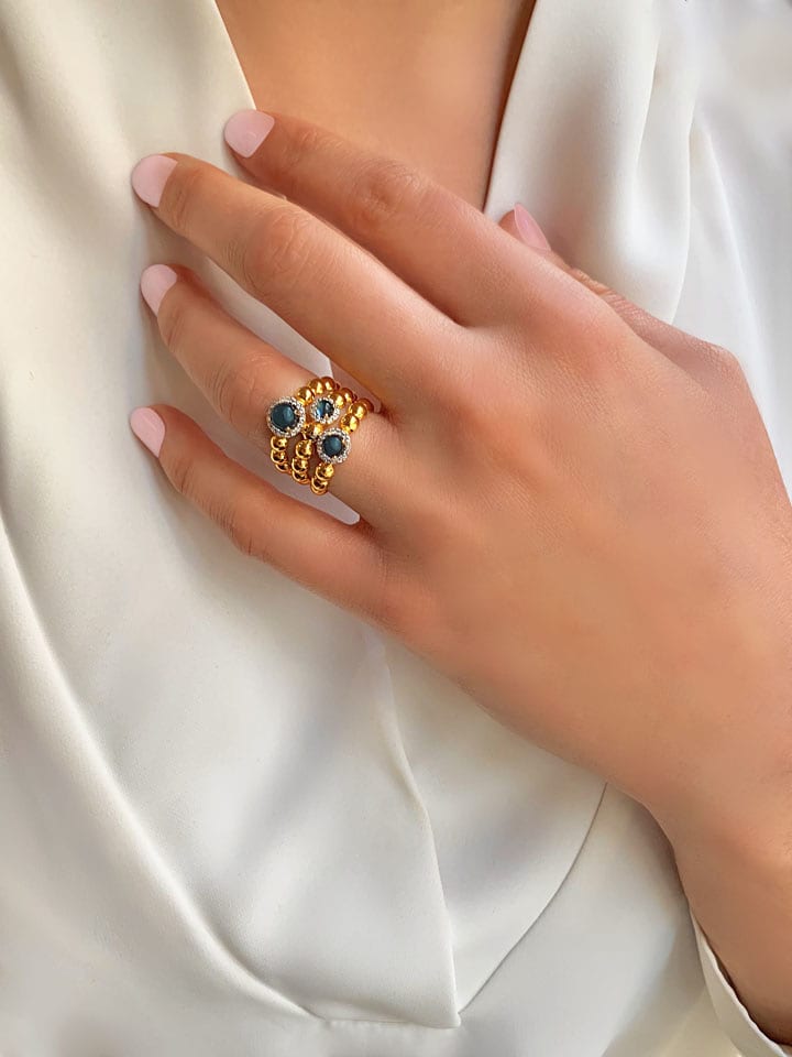 Les Petites Précieuses Pozłacany pierścionek z kamieniami szlachetnymi rozmiar: 58