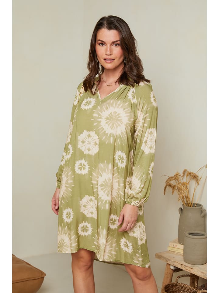 Curvy Lady Sukienka w kolorze jasnozielonym rozmiar: 40/42